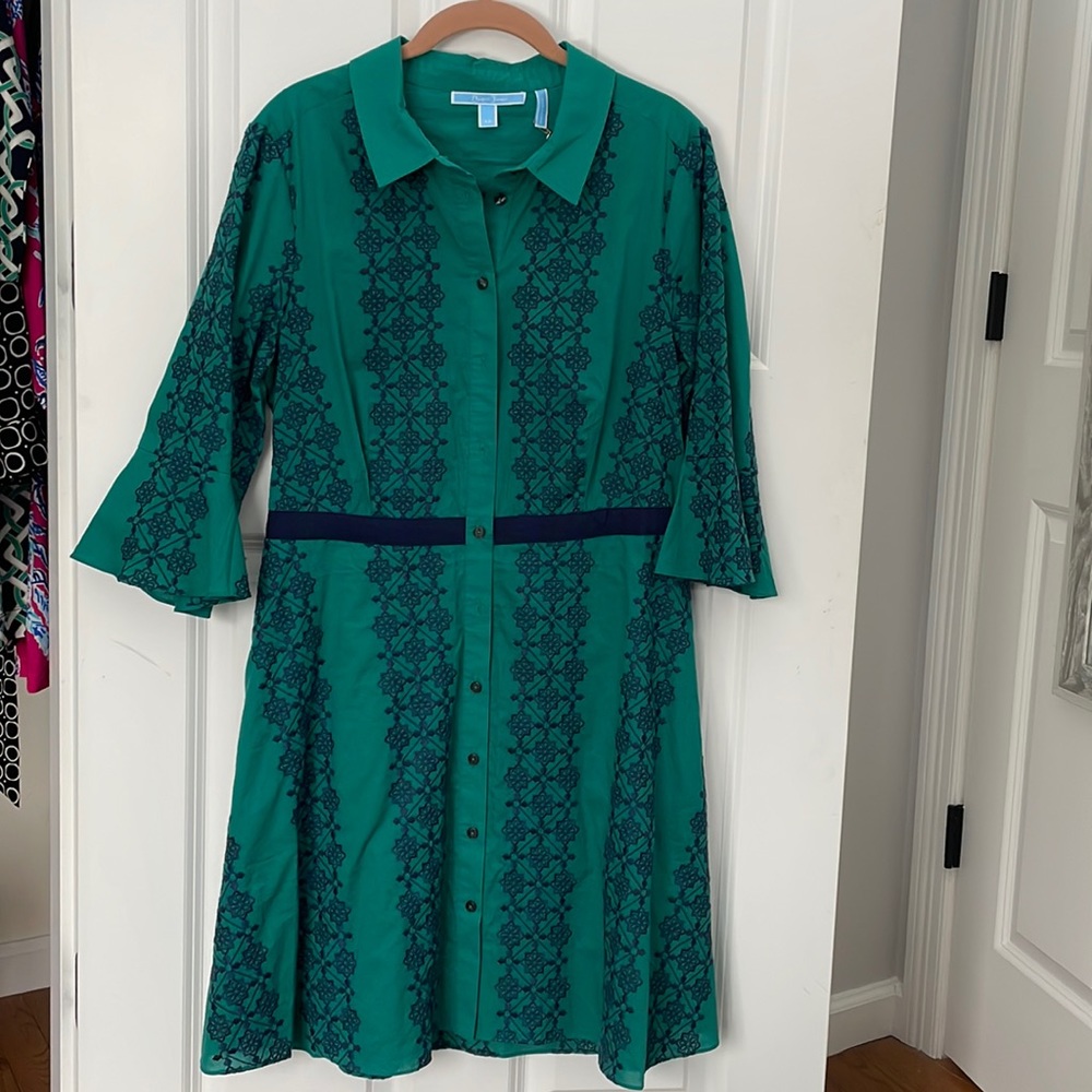 NEW Draper James green with navy embroidery